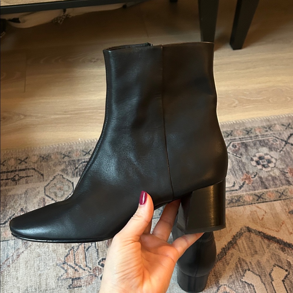 Everlane Glove Black Leather Ankle Boots